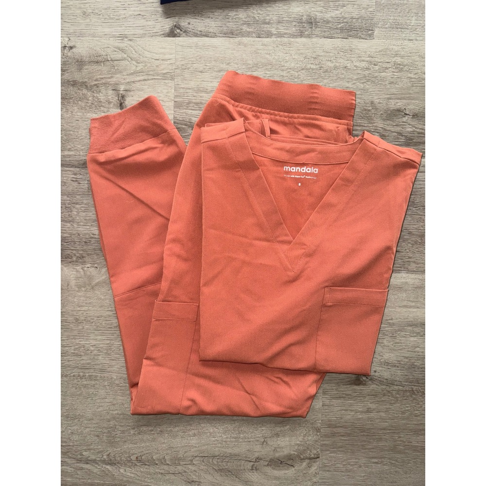 NWOT Mandala Women's Light Orange Nurse Doctor Scrub Set, Small